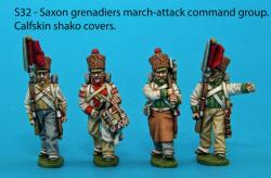 S32 - 4 Saxon grenadiers in march-attack poses. Calfskin shako covers.